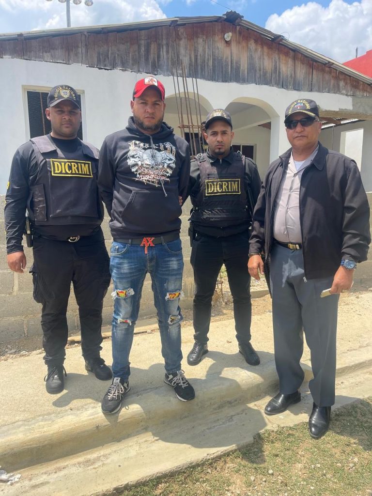 Se entrega hombre mató expareja en Navarrete