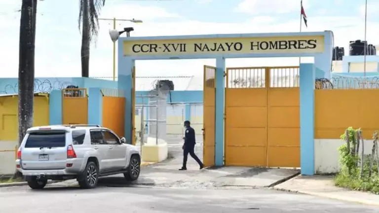 Cuatro reclusos logran escapar del CCR Najayo Hombres