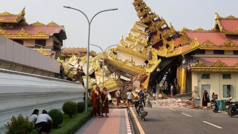 Aumenta  a 1,644 los muertos por el terremoto en Birmania