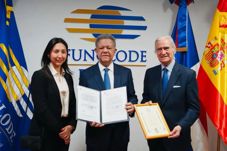 Ex Pte Fernández es designado Miembro de Honor de la Fundación Carlos III de España