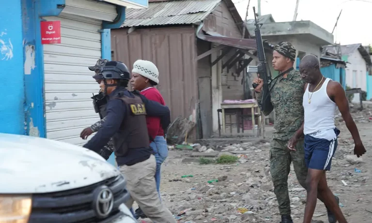 Agentes intervienen  el Hoyo de Friusa y Mata Mosquito