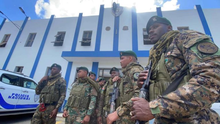 Interrogan  comunicador  por declaraciones sobre desaparición de niño en Jarabacoa