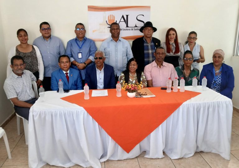 Anuncian celebracion en Santdiago celebracion de la semana del locutor