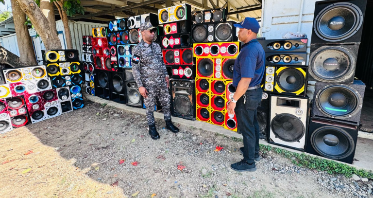 Policía Nacional incauta decenas de bocinas