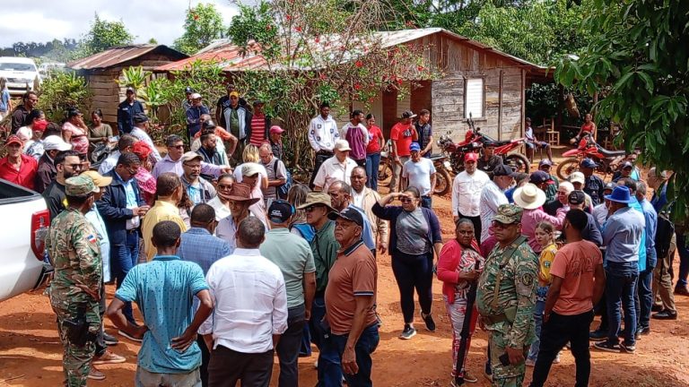 COMISIÓN DE SENADORES, MEDIO AMBIENTE Y ACADEMIA DE CIENCIAS VISITAN PROYECTO  CARRETERA CIBAO-SUR