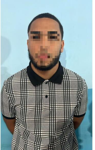 PN apresa exempleado acusado de sustraer 83 teléfonos de una tienda