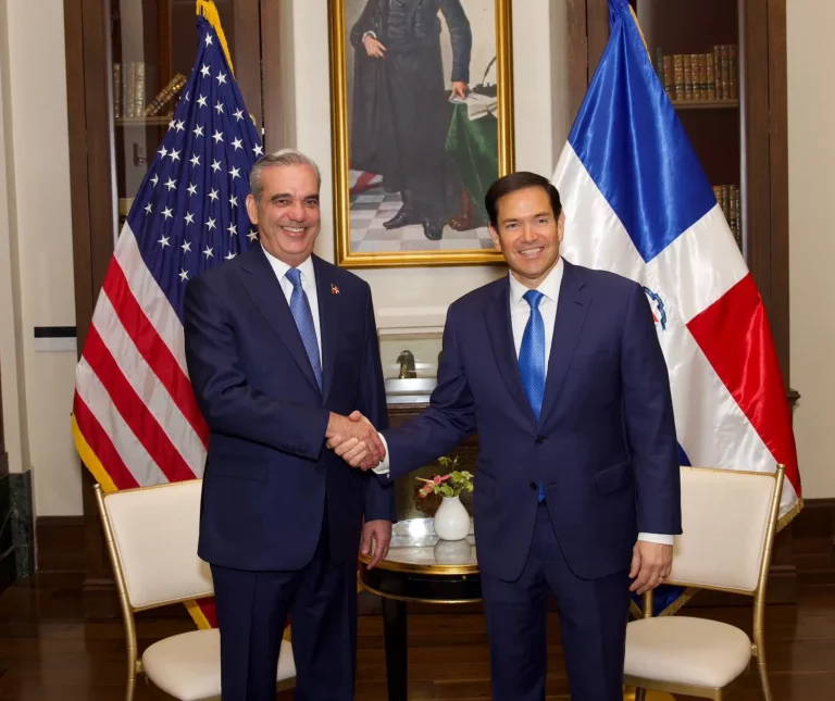 Presidente Abinader y Secretario de Estado Marco Rubio abordan crisis haitiana