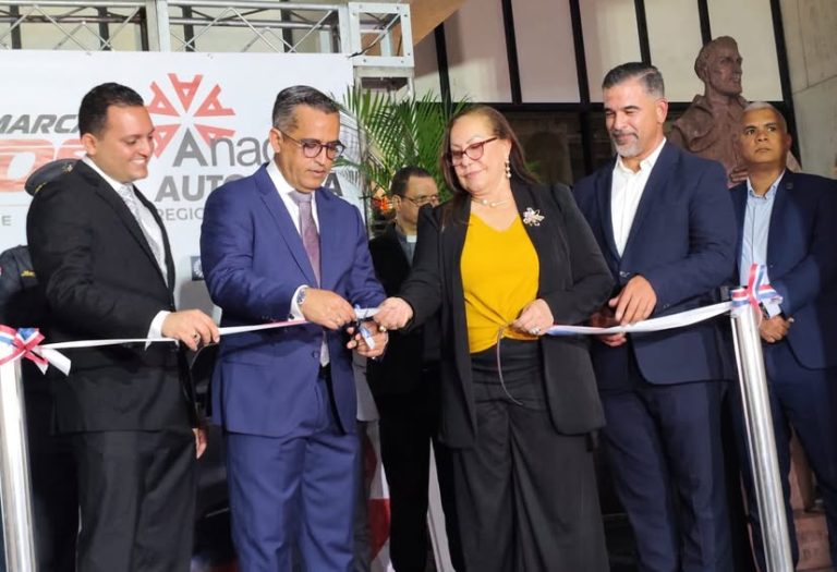 Inauguran Auto Feria Anadive 2025 en Santiago