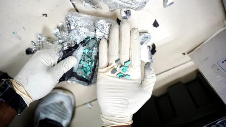 DNCD decomisa 2,500 pastillas de Éxtasis en el interior de bocina