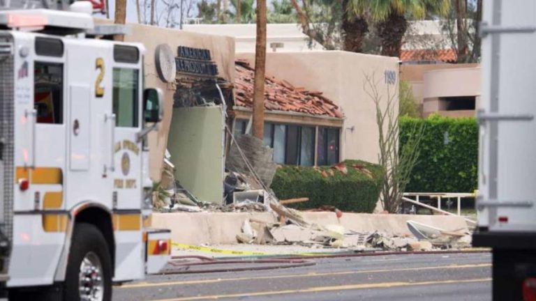 Explosión frente a clínica en California fue un acto de terrorismo