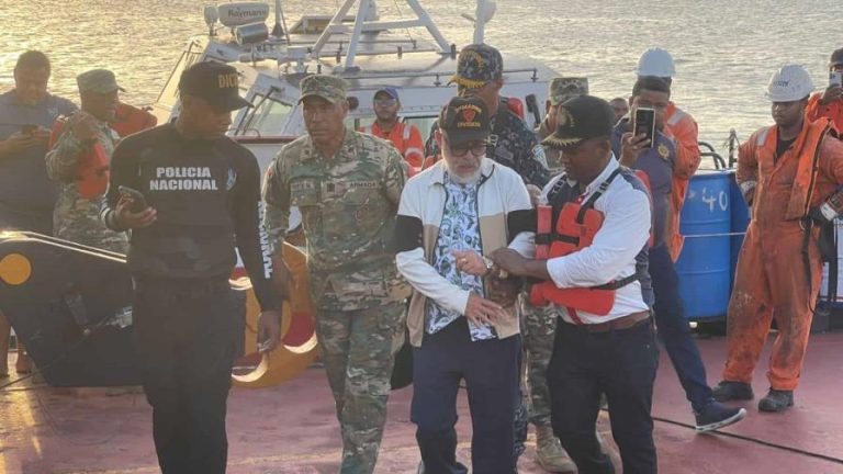 Apresan al comunicador Ángel Martínez