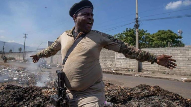 Justicia haitiana congela cuentas bancarias de jefes de bandas