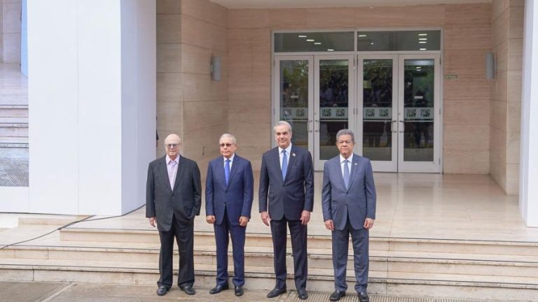 Abierto diálogo del CES entre Abinader y exmandatarios sobre la crisis en Haití