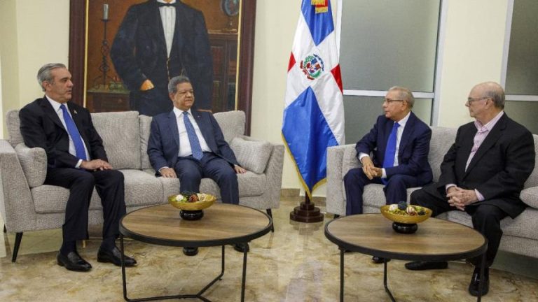 Abinader y expresidentes unen fuerzas para revivir el tema de Haití