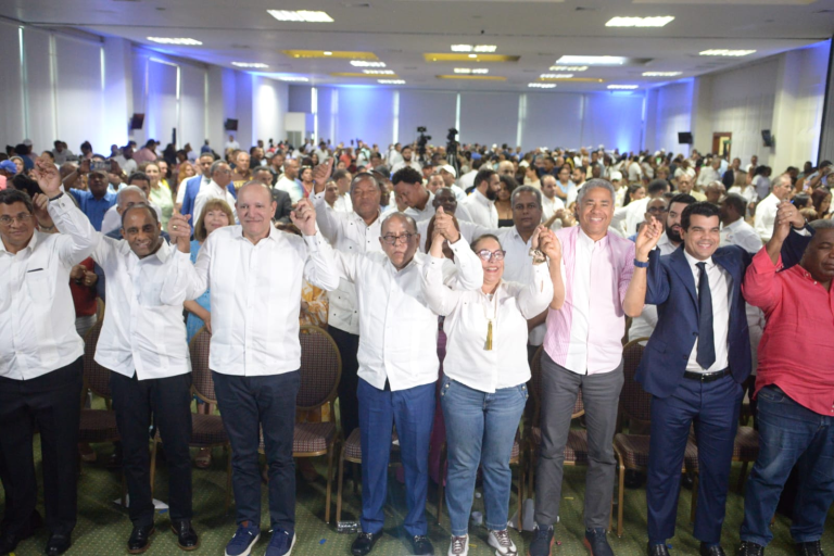 Celebran los 15 años del Grupo de los 100