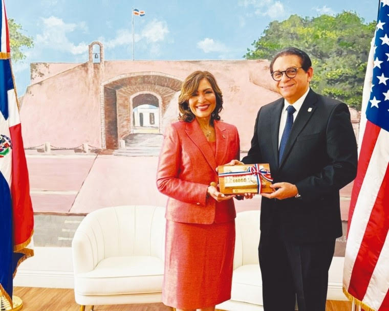 Senador Daniel Rivera resalta alianza para impulsar el desarrollo de Santiago