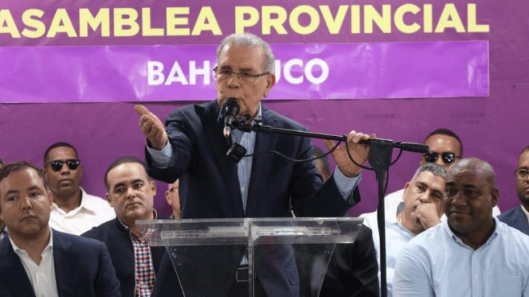 Danilo Medina pide al Gobierno atender la situación de Senasa