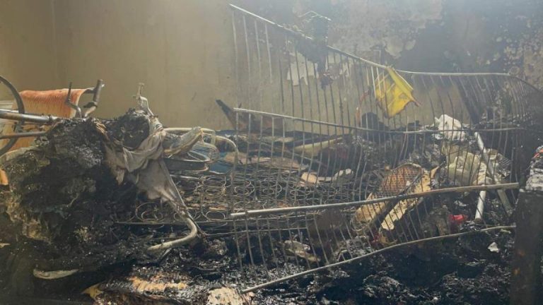 Dos menores resultan con quemaduras al incendiarse su casa