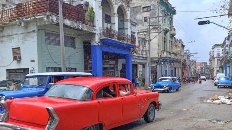 Mueren tres al derrumbarse un edificio en La Habana Vieja