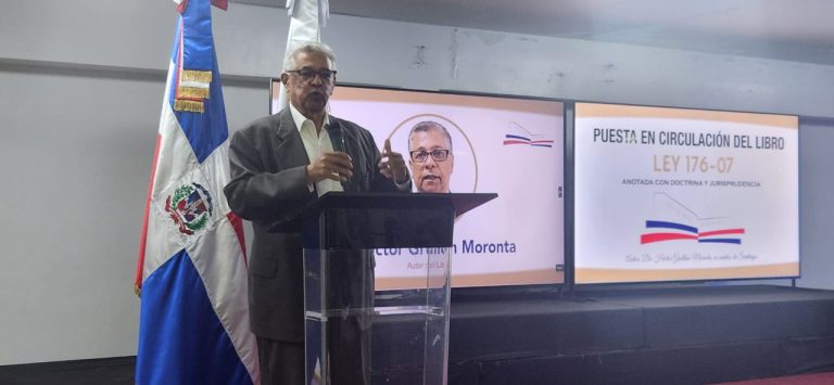 Doctor Grullon Moronta pone a circular su ultimo libro