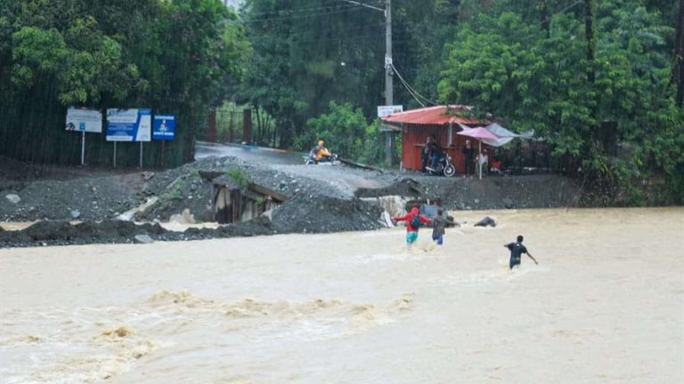 Un muerto y un desaparecido deja paso de Melissa por  Dominicana