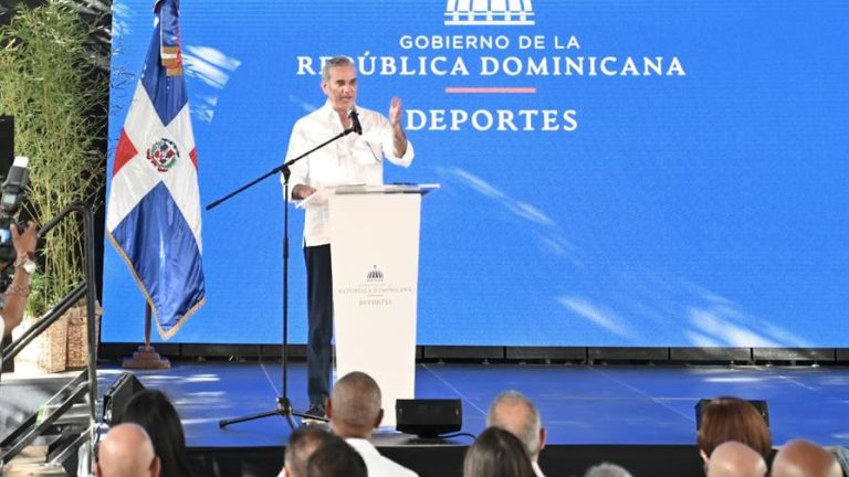 Pte Abinader anuncia que 2,000 millones de pesos recuperados de la corrupción seran para obras deportivas