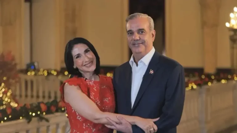 Pte Abinader y primera dama envian mensaje navideño al pais