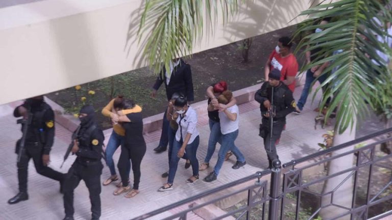 Condenan a siete años de  prisión a estafadores de envejecientes en EE. UU.