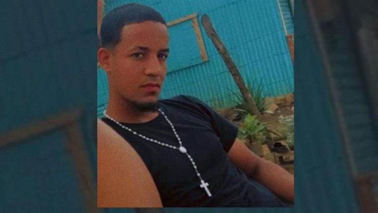 Permanece en estado critico joven herido por un policia