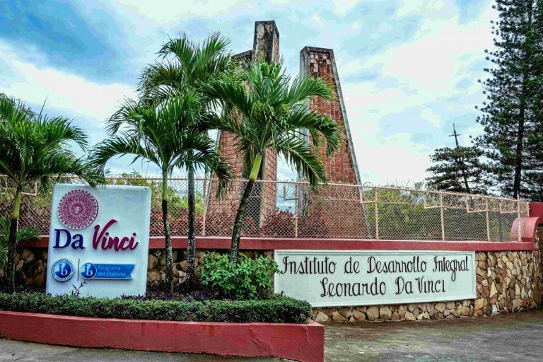 Asociación Leonardo Da Vinci, Inc. 1985: COMUNICADO A LA SOCIEDAD DOMINICANA