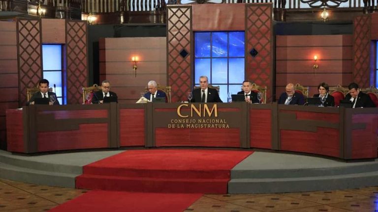 Ratifica a Camacho Hidalgo como pte del Tribunal Superior Electoral