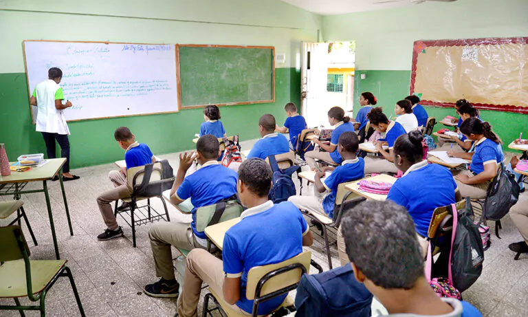 Asociacion Dominicana de Profesores  rechaza reanudar hoy el año escolar