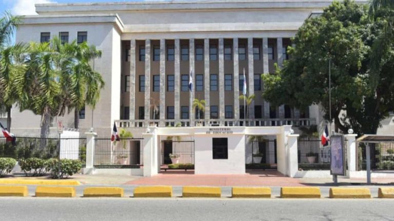 A partir de hoy el Minerd desembolsa el Bono a Mil por la Educación