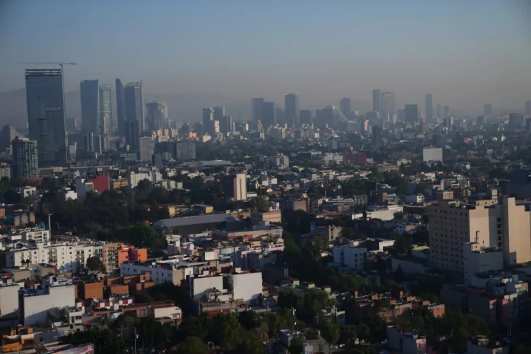 Fuerte terremoto deja dos muertos en Mexico