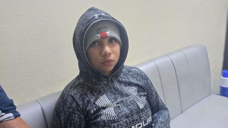 Se entrega a la Policia joven que mato a tiros a su hermana