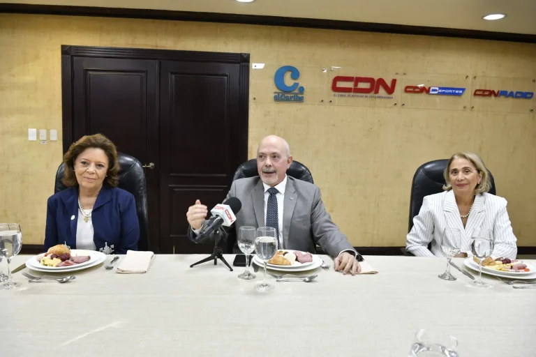 Dermatólogos advierten sobre rutinas virales de skincare