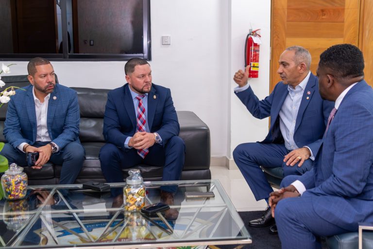 JEFE REGIONAL DE LA DEA DESTACA FIRME APOYO DEL PRESIDENTE LUIS ABINADER A LA LUCHA CONTRA EL NARCOTRÁFICO