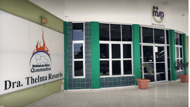 Niña de tres años con quemaduras es dejada abandona en el hospital Cabral y Baez