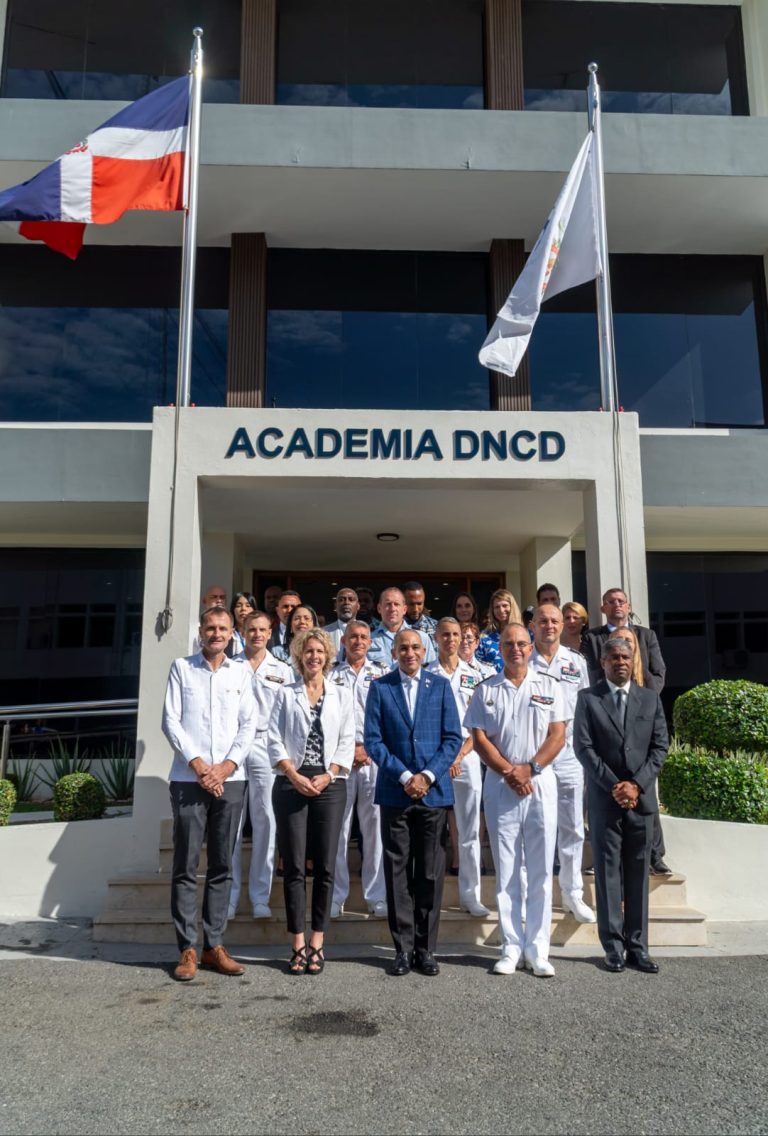 DNCD Y ALCORCA CONCLUYEN ENTRENAMIENTOS SOBRE ACCIÓN CONTRA EL NARCOTRÁFICO EN EL MAR