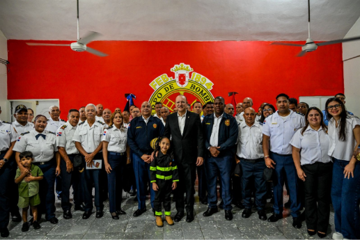 Alcalde Ulises Rodríguez destaca labor del Cuerpo de Bomberos