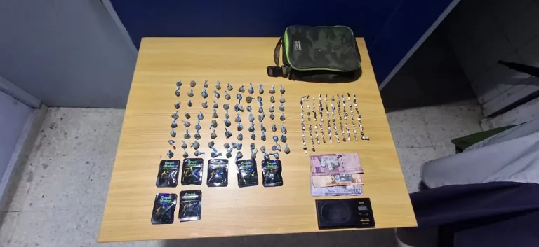 Ocupan más de 400 porciones de narcóticos en SDN