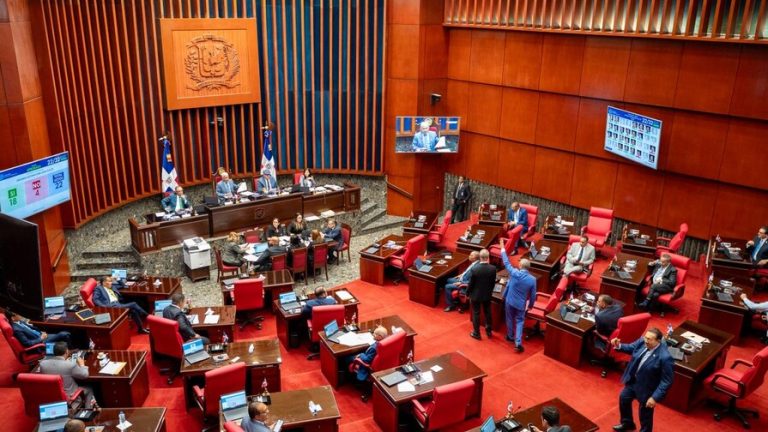 Senado aprueba eliminar candidaturas independientes