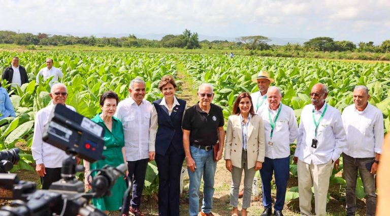 Industria del tabaco impulsa la economía con un aporte de 1,359 millones de dólares anuales, afirma la vicepresidenta Raquel Peña