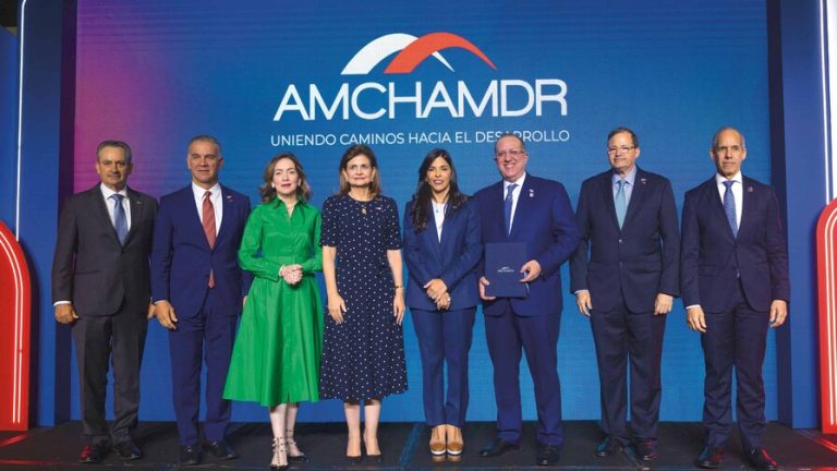 Ministerio de Hacienda y Economia someterá un proyecto para eliminar algunos impuestos