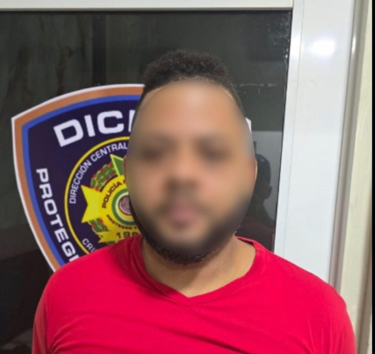 Policía en Santiago apresa  miembro de banda que asaltaba en taxis falsos y carros de concho