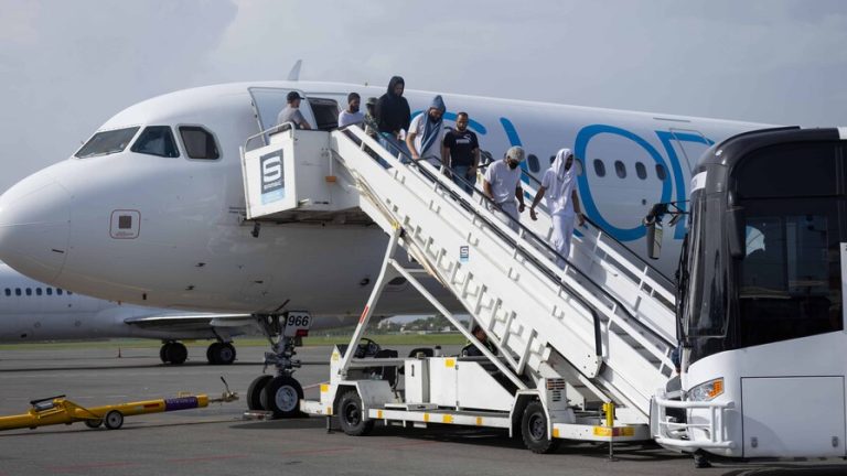 Gobierno Dominicana permitirá ingreso temporal de extranjeros deportados por Estados Unidos