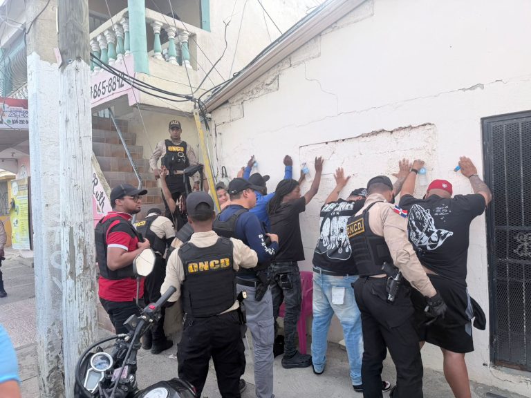 DNCD y MP en Santiago atacan con fuerza el microtráfico; apresan 28 personas y decomisan 8 mil 780 gramos de distintas drogas