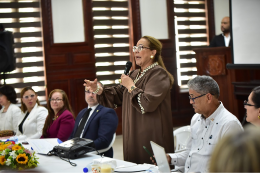 De la Violencia a la Prevención  Gobernadora Rosa Santos presenta programa de Concientización, Prevención y Educación