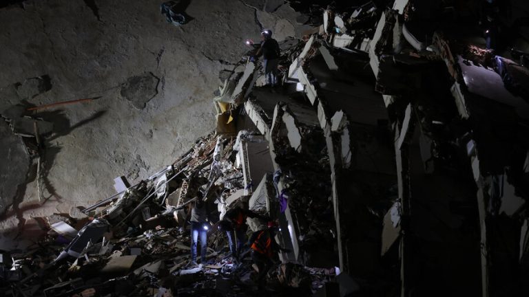 Aumentan  a 1,430 los fallecidos y a 3,238 los heridos por  terremotos en Venezuela